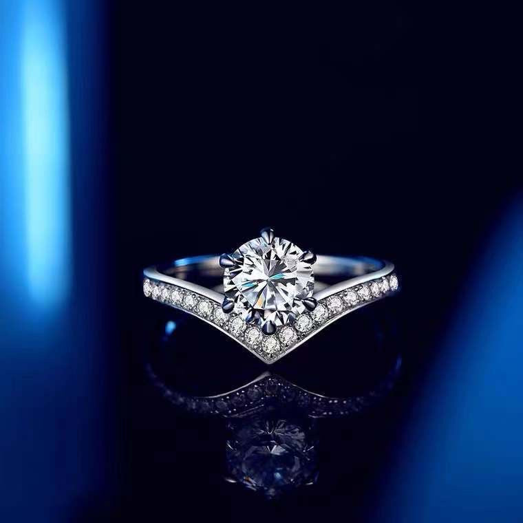 MOISSANITE Diamond Female Ring D Color One Carat S925 Silver Crown Princess Ann Ring Ring One Piece CB2120230