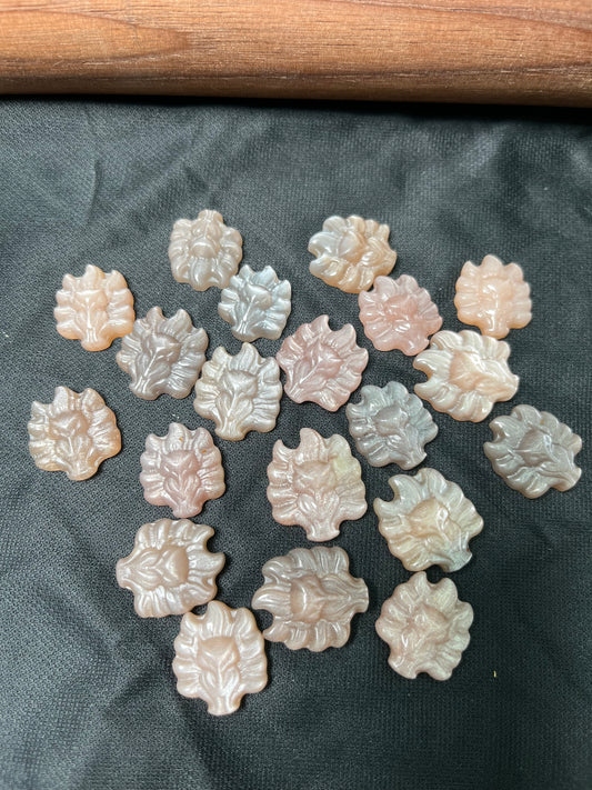 Peach moonstone Fox carving Mini